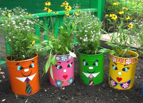 Облагородить участок возле дома своими руками. Украшение цветами — придумано не нами 01