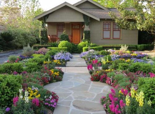 Что посадить в палисаднике перед домом из деревьев и кустарников. Красивые палисадники: ТОП-140 фото лучших вариантов палисадников. Разновидности конструкций, выбор растений, оформление своими руками