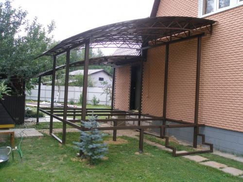 Навес из поликарбоната над крыльцом частного дома. Навесы из поликарбоната — самостоятельное изготовление и особенности проектирования (100 фото)
