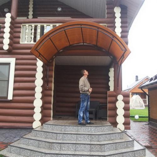 Навес над крыльцом из поликарбоната. Навесы и козырьки над крыльцом частного дома своими руками (с фото) 09