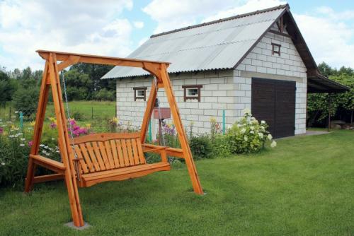 Какие технические особенности необходимо учитывать при установке качелей в ландшафтном дизайне. Выбор места