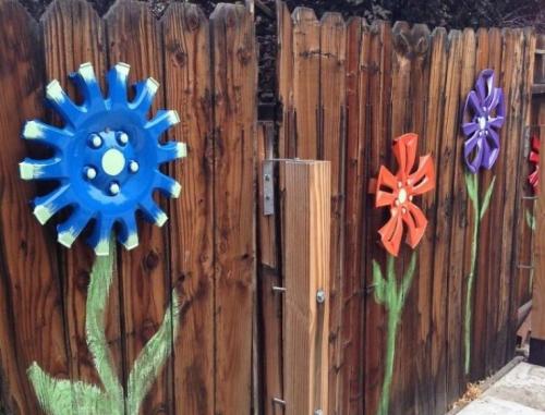 Как красиво покрасить забор двумя цветами. 35 идей для украшения забора