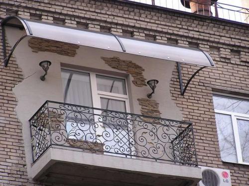 Установка козырька: все, что нужно знать о монтаже навеса из ПВХ 12 Установка козырька: все, что нужно знать о монтаже навеса из ПВХ 12