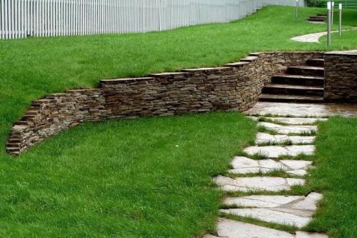 Открытие новых возможностей: как превратить неровный участок на даче в уютный уголок 06 Открытие новых возможностей: как превратить неровный участок на даче в уютный уголок 06