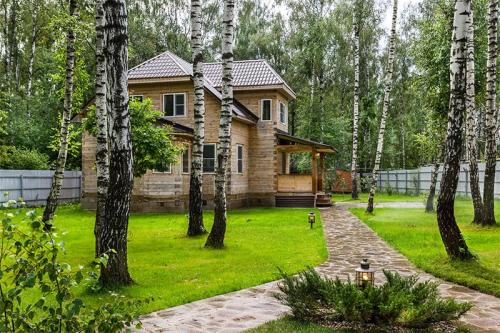 Какие деревья-защитники надо сажать у дома по приметам. Народные приметы: какие деревья нельзя сажать во дворе и почему? 15 Какие деревья-защитники надо сажать у дома по приметам. Народные приметы: какие деревья нельзя сажать во дворе и почему? 15