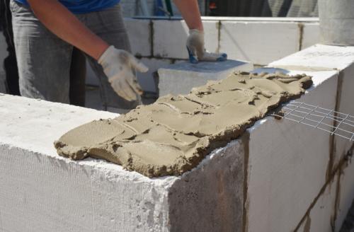 Как сэкономить на строительстве дома. Каркасники и газобетон