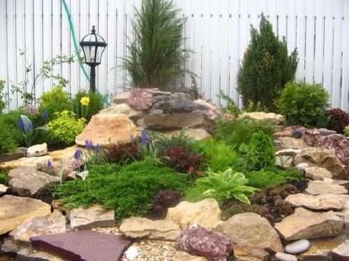 Бордюры для клумб своими руками. Классификация ограждений и выбор материала