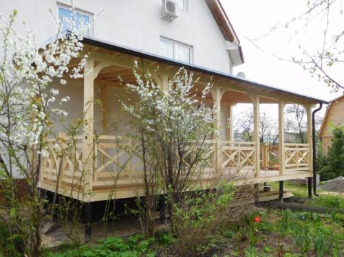 Летняя веранда своими руками. Веранда своими руками – пошаговая инструкция и советы экспертов, как изготовить пристройку к дому (105 фото)