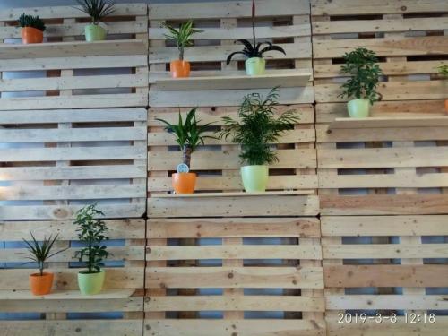 Мебель из поддонов для дачи в беседку. Преимущества мебели и поделок из паллет 02