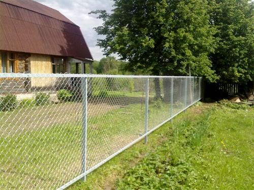 Сетка для ограждения. Какая лучше сетка для забора – критерии выбора материала