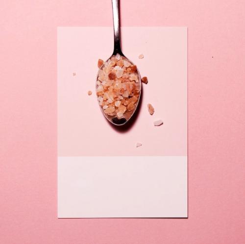 Приготовление уксусного раствора от сорняков. Воздействие уксуса и соли на сорняки 05