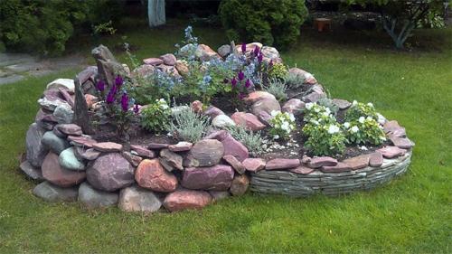 Как сделать клумбу своими руками из подручных материалов. Виды