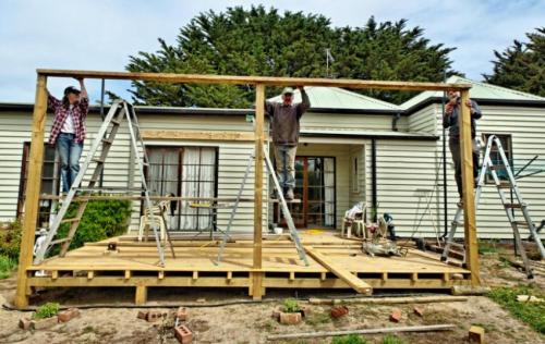 Терраса у дома с навесом. Особенности террасы и ее отличие от других малых архитектурных форм (МАФ) 14