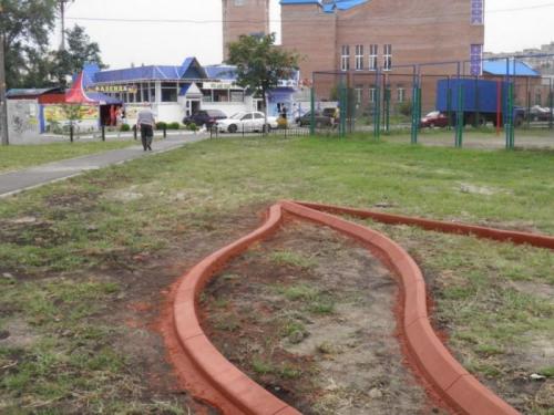 Как сделать круглую клумбу из кирпича. Как сделать клумбу из кирпича своими руками: идеи оформления, преимущества применения и правила размещения (125 фото)