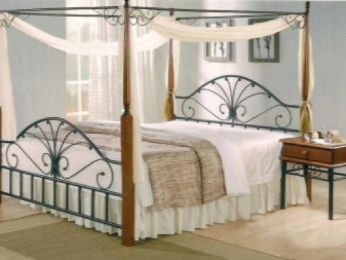 Кованая кровать и площадь спальни. Цветовые решения 05