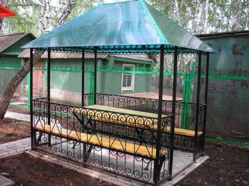 Дешевые дачные летние беседки своими руками. Виды конструкций
