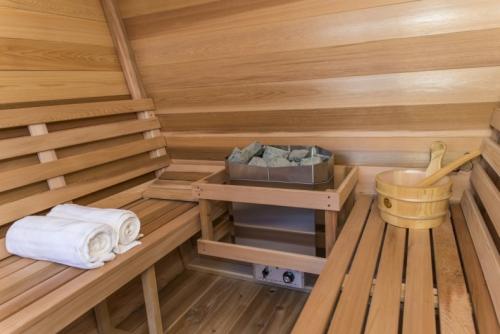 Баня современный дизайн. Отделка бани: 110 фото внутреннего обустройства парилки и душевой, комнаты отдыха. Описание основных этапов работ