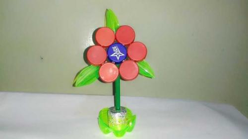 Лайфхак из пластиковых крышек. Поделки из крышек: что можно сделать своими руками из крышек и пробок к Новому Году в школу или детский сад