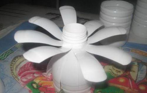 Простые поделки из пластиковых бутылок. Поделки из пластиковых бутылок своими руками для детского сада: мастер-классы + 120 ФОТО