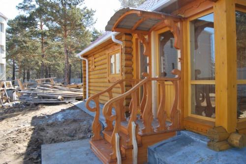 Крыльцо для деревенского дома с навесом. Крылечки с навесом 21