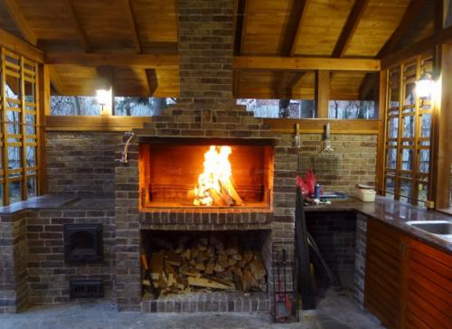 Мангал из кирпича на даче. Мангал из кирпича: чертежи, фото, видео. Инструкция, как сделать простой мангал на участке?