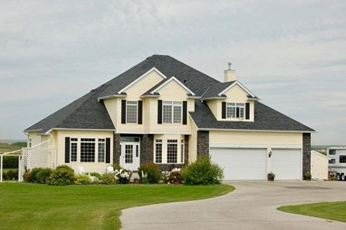 Как построить дом с гаражом — интересные варианты планировки с советами от экспертов (фото и видео) 20 Как построить дом с гаражом — интересные варианты планировки с советами от экспертов (фото и видео) 20