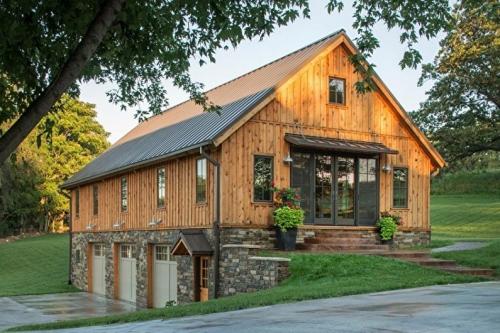 Как построить дом с гаражом — интересные варианты планировки с советами от экспертов (фото и видео) 14 Как построить дом с гаражом — интересные варианты планировки с советами от экспертов (фото и видео) 14