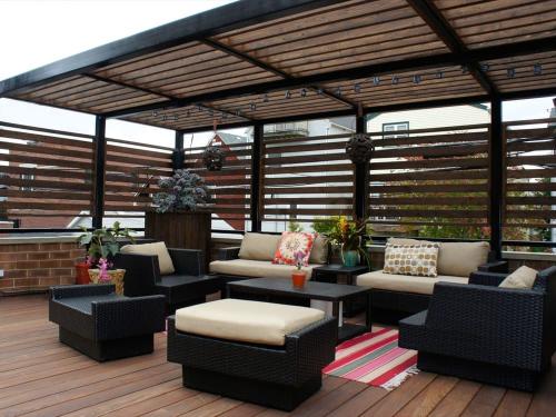 Создай свой собственный уютный лофт на даче с помощью современной беседки 05