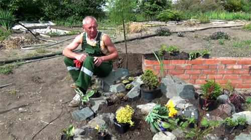 Как установить подъемник на альпийской горке на даче. Классический вариант