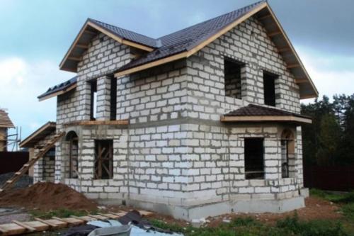 Какой дом для дачи дешевле. Из каких материалов и по какой технологии построить бюджетный загородный дом