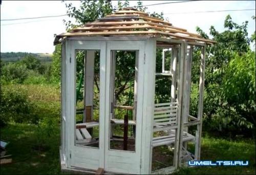 Как создать окна и двери для беседки из хлама. Как сделать беседку из оконных рам
