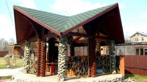 БЕСЕДКА из ХЛАМА своими руками. Просто и дёшево: строим из подручных материалов беседку своими руками