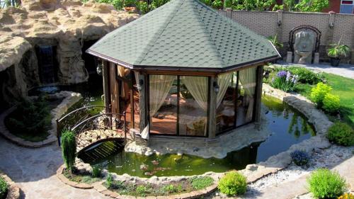 Как украсить беседку из бруса, чтобы она стала украшением двора. Варианты оформления беседки