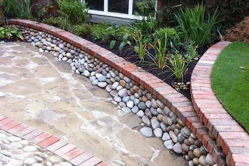 Ограждение клумбы из кирпича своими руками. Этапы создания цветочной клумбы