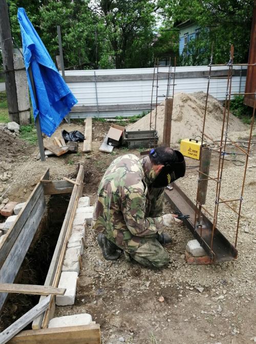 Забор из габиона и профнастила. Забор. Габионы и профлист.