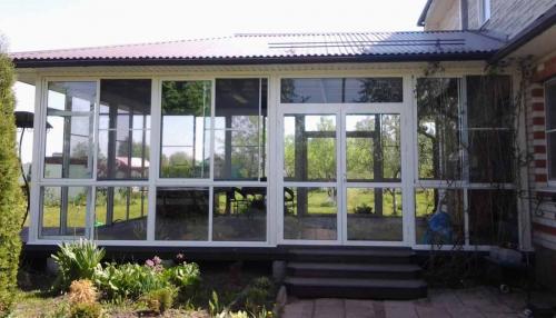 Дизайн домов с застекленной верандой: советы и идеи 05