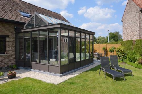 Строим стеклянную веранду: сочетание элегантности и комфорта 02