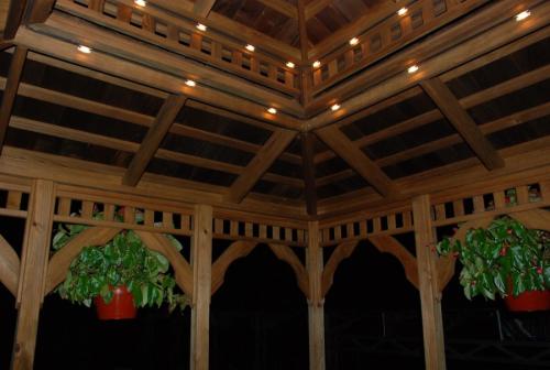 Какие виды летних деревянных навесов существуют. Разновидности навесов