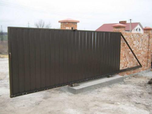 Въезд во двор частного дома. Как сделать въезд на участок — функции и назначение. Сооружение с помощью профессионалов и своими руками. Создания проекта по требованиям. Фото и видео-уроки