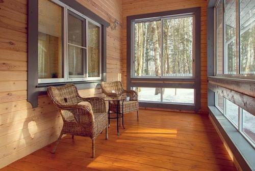 Как выбрать компанию для остекления веранды. Рейтинг – лучшие фирмы по остеклению веранд и террас в Москве*