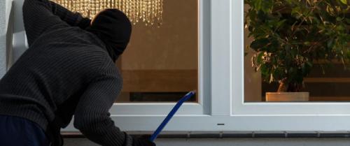 Можно ли сделать остекление террасы и веранды своими руками. Раздвижные окна для веранды своими руками: правила и монтаж системы