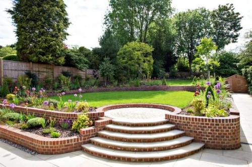 Можно ли совместить застекленную террасу с другими элементами ландшафтного дизайна. Ландшафтный дизайн участка с террасами: 40 красивых решений