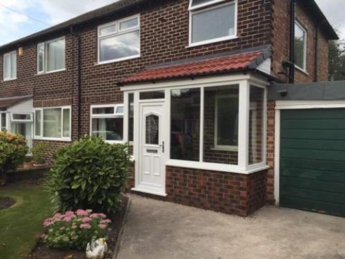 Как защитить крыльцо от дождя. Варианты закрытых крылец