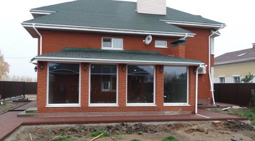 Для чего предназначена застекленная веранда с крыльцом. Застекленная веранда: особенности оформления и потенциальные варианты