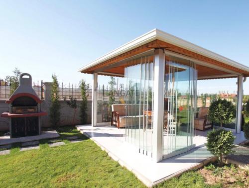 Сколько стоит остекление веранды или террасы под ключ: полное руководство 06