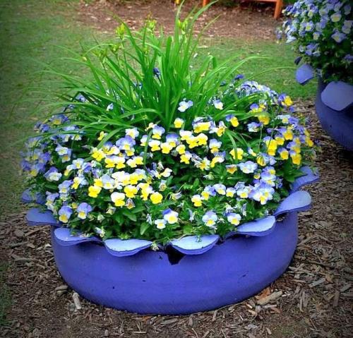 Клумбы во дворе своими руками. Клумбы для цветов на даче своими руками – 70 лучших вариантов