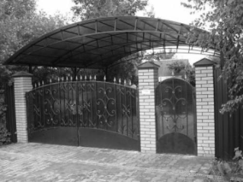 Как чистить и ухаживать за навесом или козырьком из поликарбоната. Нужно ли убирать снег с навеса зимой?