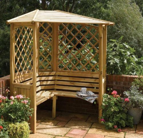 Летняя беседка из минибруса 3х3 метра. Этапы возведения и обустройства беседки