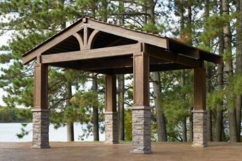 Летняя беседка из минибруса 3х3 метра. Этапы возведения и обустройства беседки