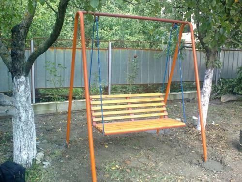 Простые детские качели своими руками. Детские качели своими руками: 80 фото лучших вариантов простых и качественных качелей